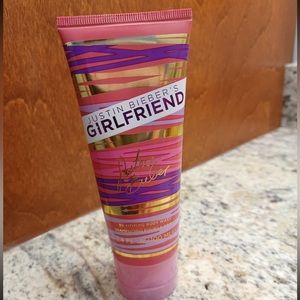 Justin Bieber’s Girlfriend Body Wash